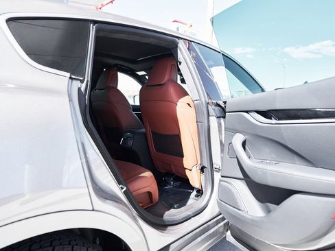 Used 2022 Maserati Levante Modena image 14