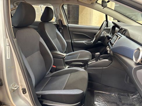 Used 2025 Nissan Versa SV FWD image 34