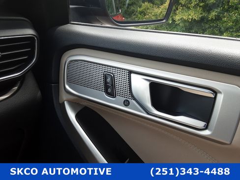 Used 2023 Ford Explorer Limited image 28