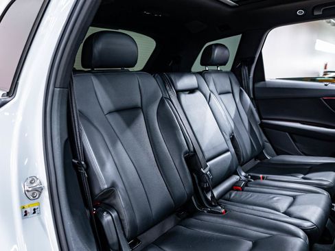 Used 2019 Audi Q7 3.0T Prestige w/ Prestige Package AWD/4WD image 14