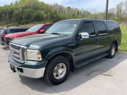 Used 2005 Ford Excursion 2WD image 1