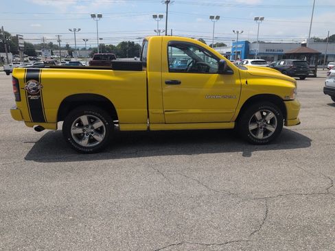 Used 2005 Dodge Ram 1500 Truck SLT w/ Rumblebee Group AWD/4WD image 5
