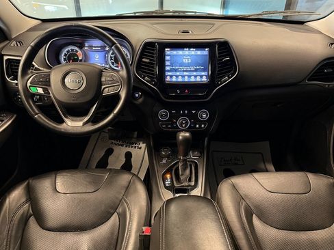 Used 2019 Jeep Cherokee Limited AWD/4WD image 9