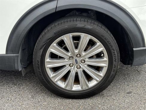 Used 2020 Ford Explorer Limited image 8