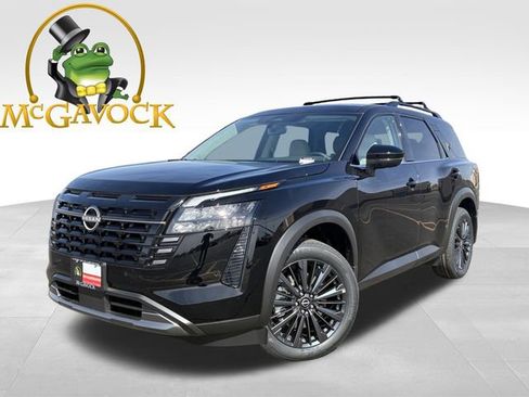 New 2026 Nissan Pathfinder SL image 1
