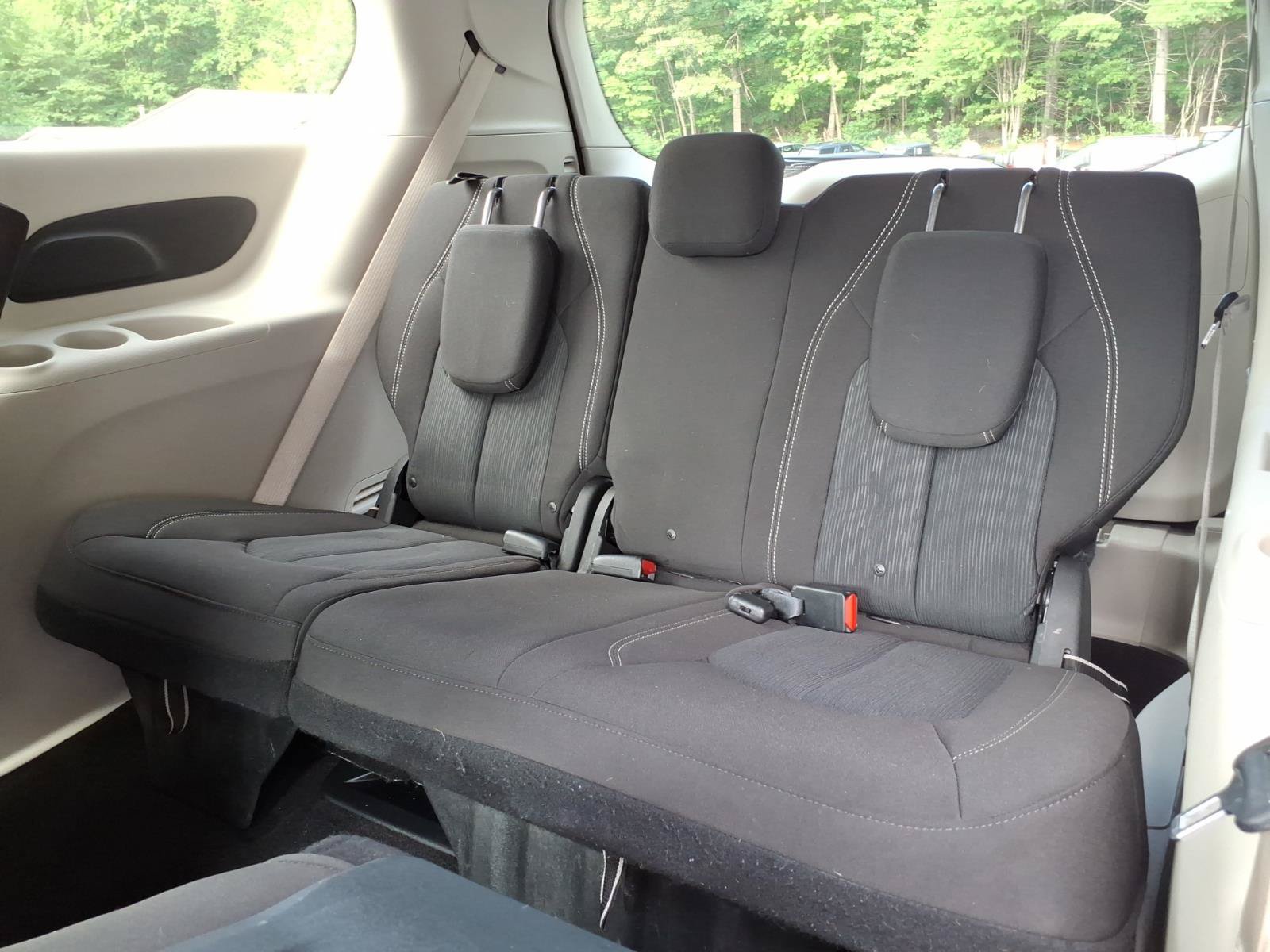 Used 2020 Chrysler Voyager LX w/ Cold Weather Group FWD image 11