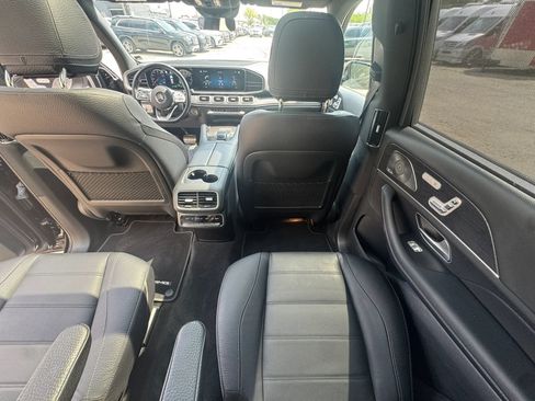 Used 2023 Mercedes-Benz GLS 580 4MATIC image 23