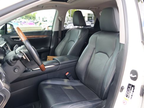 Used 2020 Lexus RX 450hL AWD w/ Premium Package image 33
