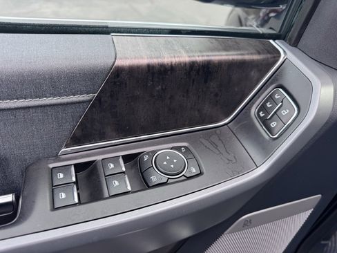 Used 2023 Ford F150 Lariat image 23