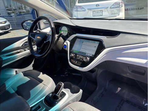 Used 2018 Chevrolet Bolt Premier w/ Infotainment Package FWD image 12
