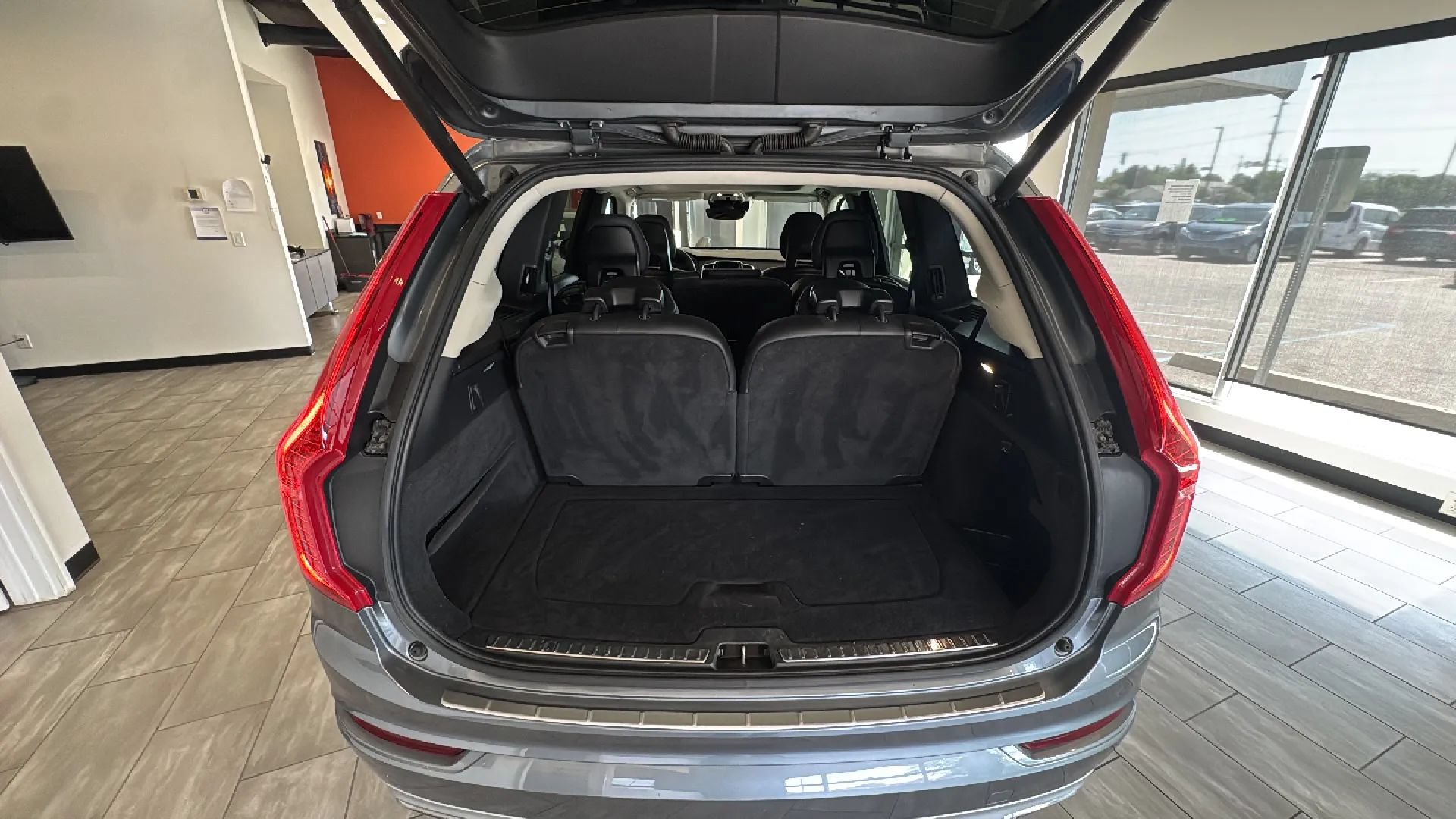 Used 2017 Volvo XC90 T6 Momentum w/ Vision Package AWD/4WD image 37