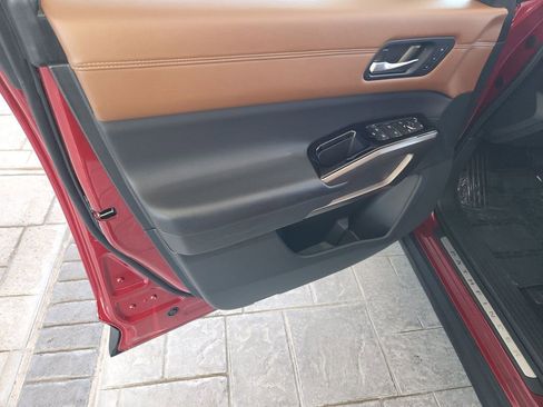 Certified 2024 Nissan Pathfinder Platinum image 6