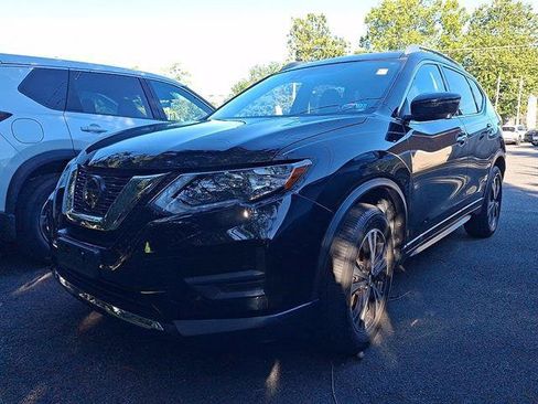 Used 2019 Nissan Rogue SV w/ Premium Package AWD/4WD image 2