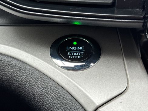 Used 2021 Ford Explorer XLT image 23