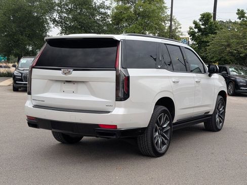 Used 2024 Cadillac Escalade Sport Platinum image 3