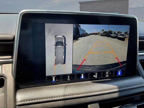 Used 2023 Chevrolet Suburban High Country RWD image 19