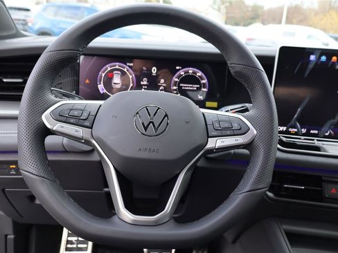 New 2026 Volkswagen Tiguan SE R-Line image 15