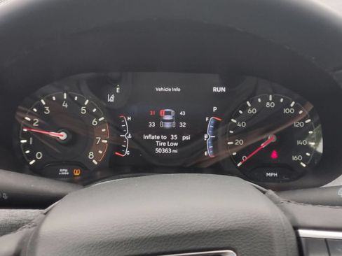 Used 2025 Jeep Compass Latitude AWD/4WD image 5