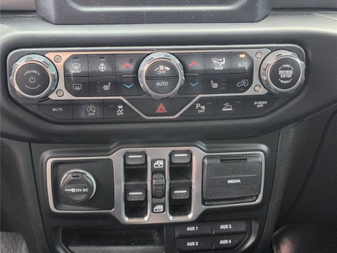 Used 2020 Jeep Gladiator Sport w/ Quick Order Package 24S AWD/4WD image 24