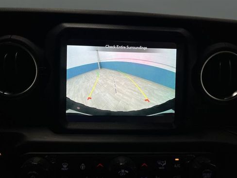 Used 2022 Jeep Wrangler Unlimited Rubicon 4xe w/ Cold Weather Group image 10