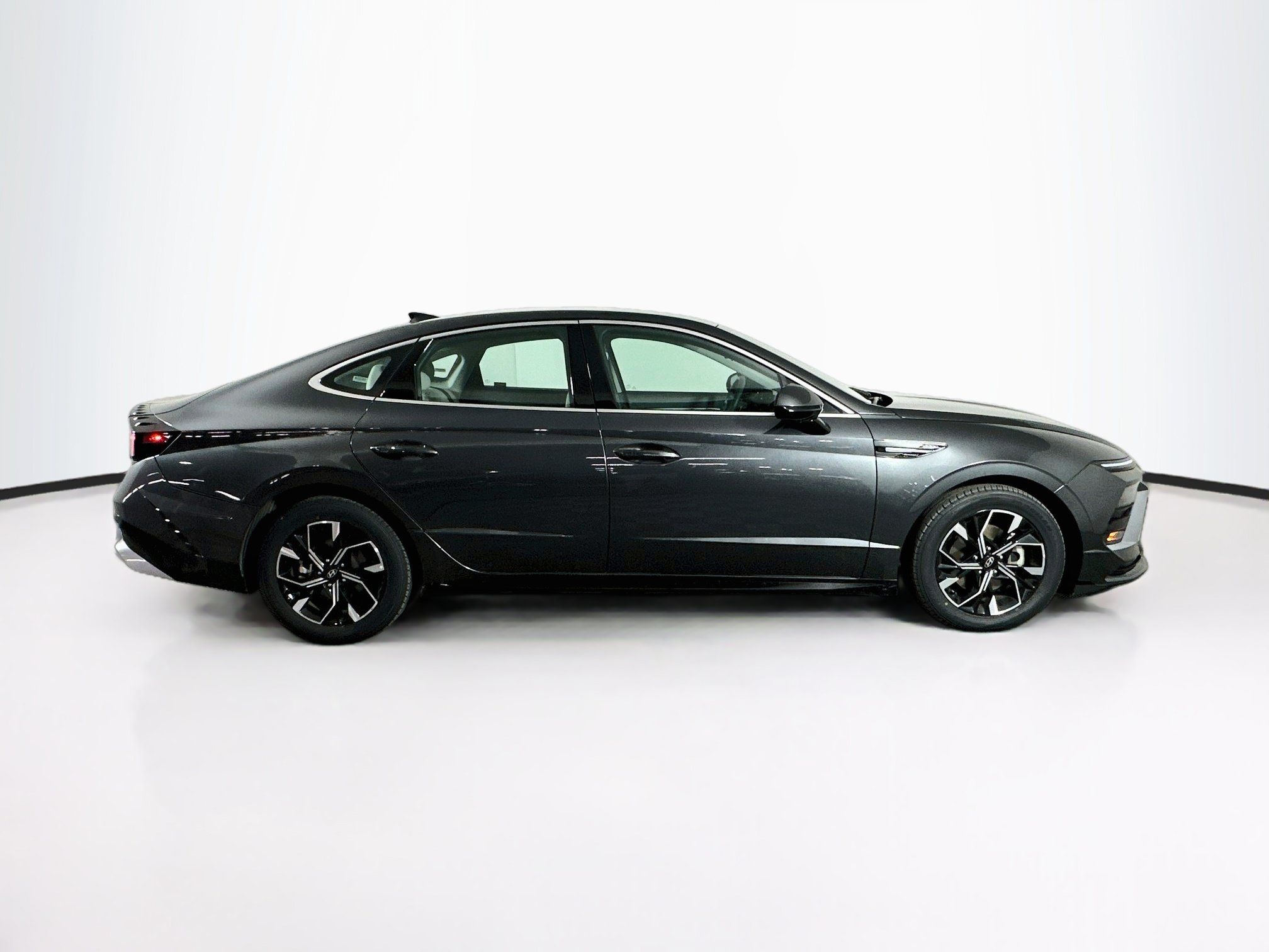 Used 2025 Hyundai Sonata SEL FWD image 10