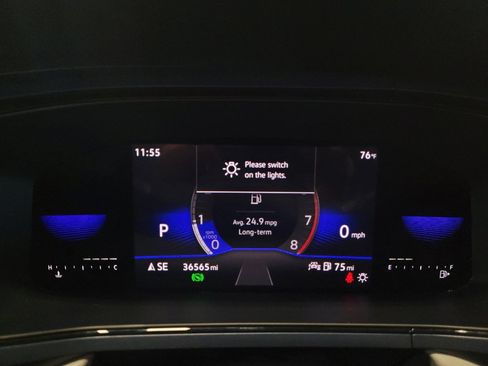 Used 2023 Volkswagen Taos SE w/ Panoramic Sunroof Package FWD image 23