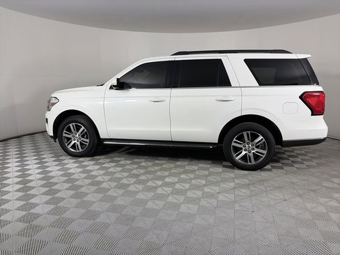 Certified 2022 Ford Expedition XLT image 4