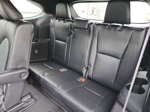 Used 2022 Toyota Highlander XSE image 16