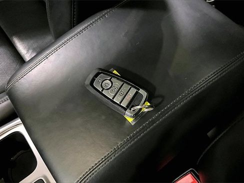 Used 2020 Ford Explorer Platinum w/ Premium Technology Package image 29