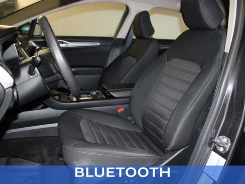 Certified 2020 Ford Fusion SE image 6