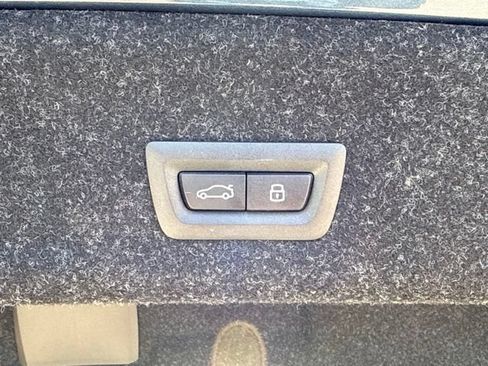 Used 2026 BMW 330i Sedan w/ Premium Package RWD image 17