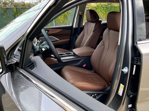 Used 2026 Acura MDX FWD w/ Technology Package image 7