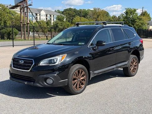 Used 2017 Subaru Outback 3.6R Touring AWD/4WD image 3