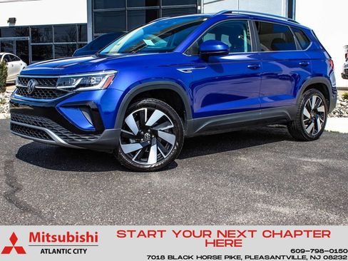 Used 2024 Volkswagen Taos SEL image 1