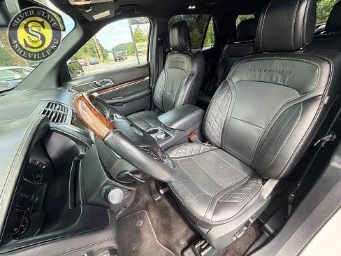 Used 2018 Ford Explorer Platinum AWD/4WD image 12