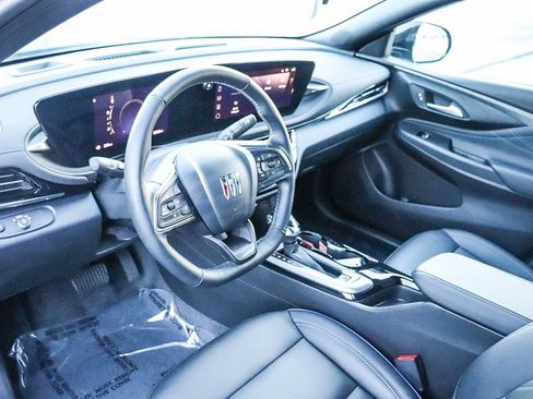 Used 2025 Buick Envista Sport Touring w/ Convenience I Package FWD image 21