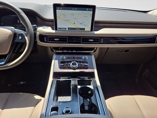Used 2022 Lincoln Aviator Reserve w/ Elements Package Plus AWD/4WD image 11