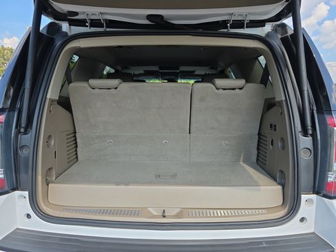 Used 2020 GMC Yukon SLT w/ Premium Edition RWD image 15