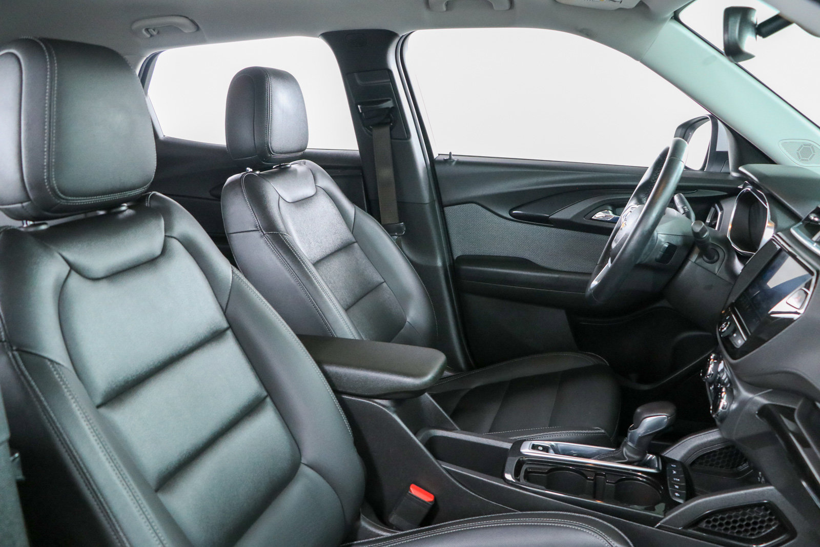 Used 2021 Chevrolet TrailBlazer LT w/ Premium Seating Package FWD image 26