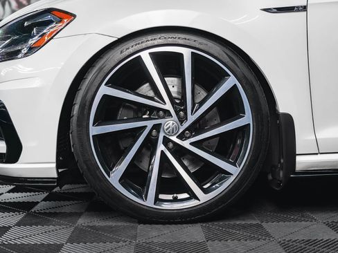 Used 2019 Volkswagen Golf 4-Door image 14