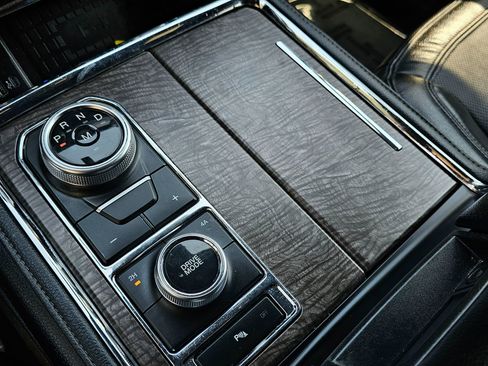 Used 2021 Ford Expedition Limited image 37