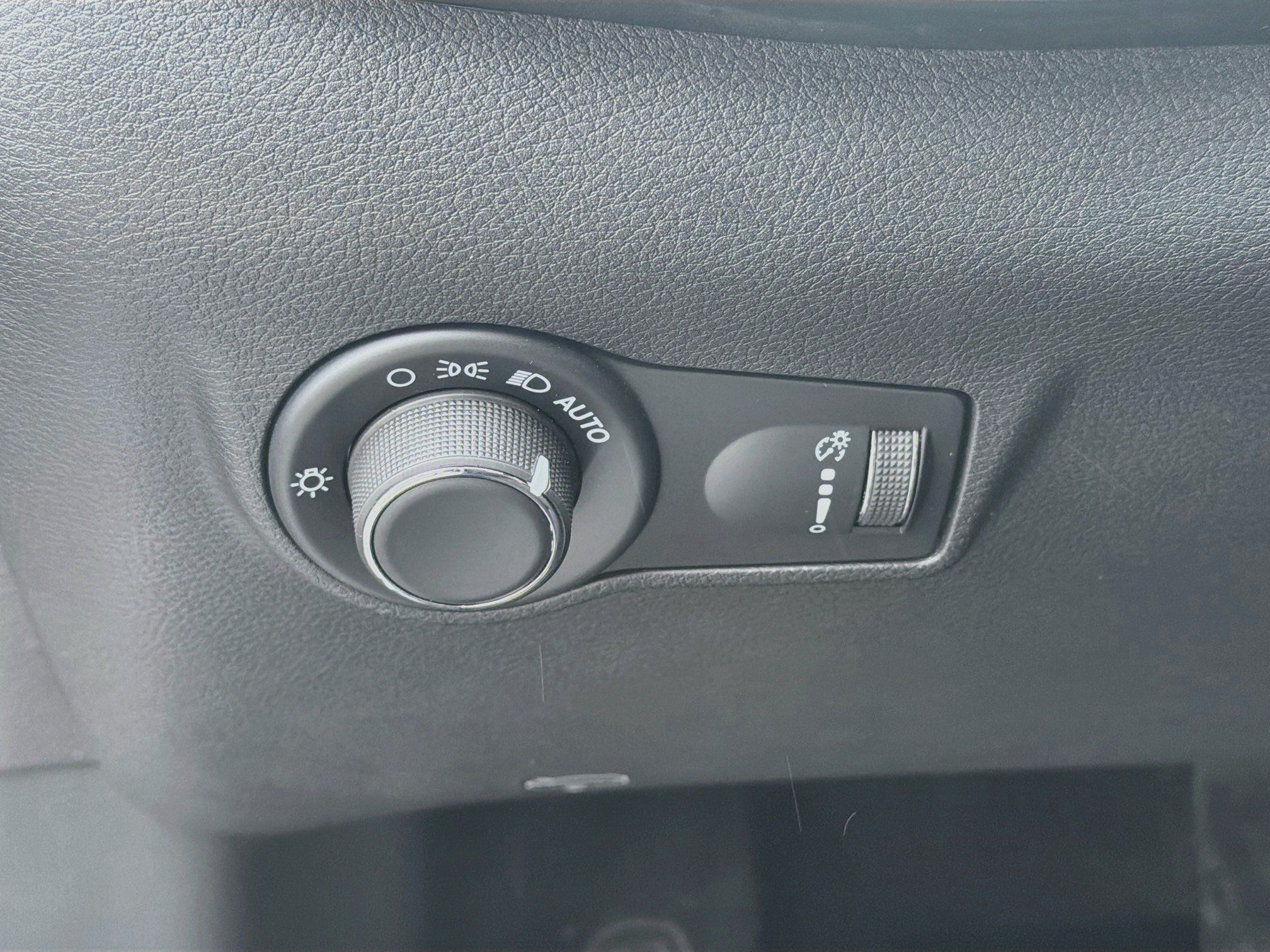 Used 2025 Jeep Compass Sport AWD/4WD image 7