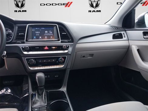 Used 2019 Hyundai Sonata SE image 10