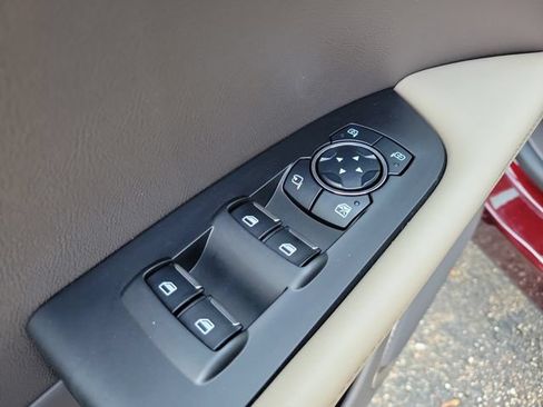 Used 2023 Lincoln Nautilus AWD w/ Premium Package image 9