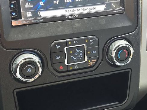 Used 2014 Ford F150 XLT w/ XLT Chrome Package RWD image 32
