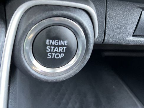 Used 2025 Toyota Grand Highlander XLE SUV image 16