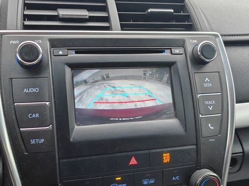 Used 2016 Toyota Camry SE image 26