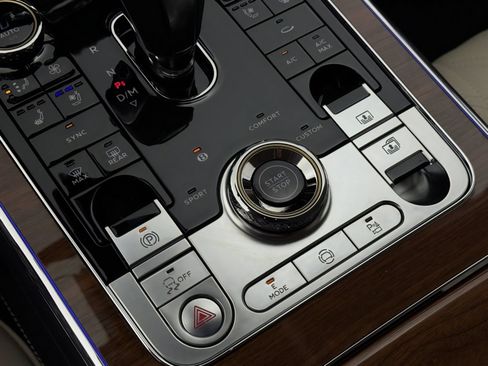New 2026 Bentley Flying Spur Azure AWD/4WD image 42
