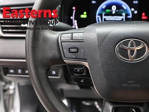 Used 2025 Toyota Camry LE FWD image 14