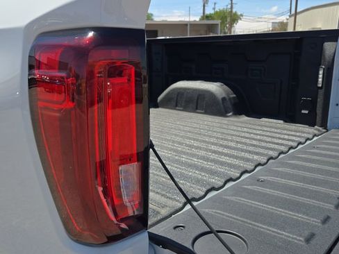 Used 2025 GMC Sierra 1500 AT4 w/ Technology Package AWD/4WD image 20